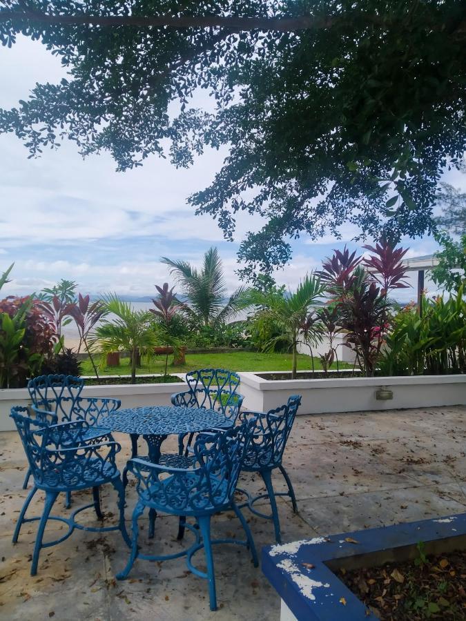 Rafflesia Resort Lundu Экстерьер фото